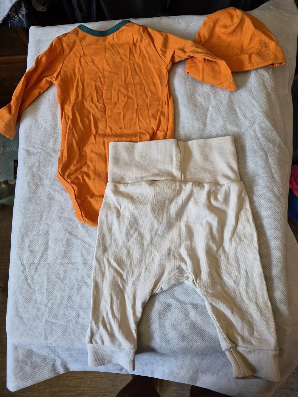 H&M Orange & Cream Pumpkin Outfit Set For Baby SIZE NB